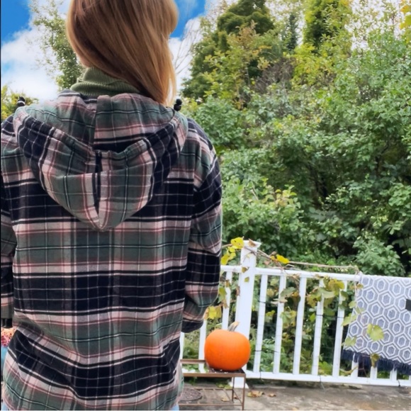 Flannel Pull Over - Picture 5 of 16